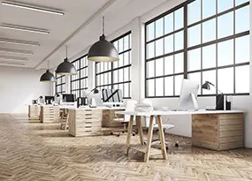Moderne LED-Beleuchtung im Büro Moderne LED-Beleuchtung im Büro